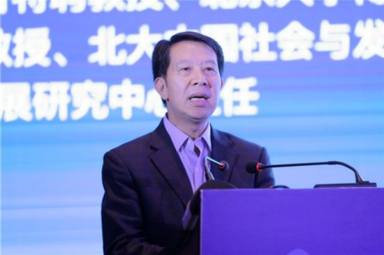 20210113今日头条配图4北京大学中国社会与发展研究中心主任、教育部长江学者特聘教授邱泽奇：直播助力新经济形态形成.jpg